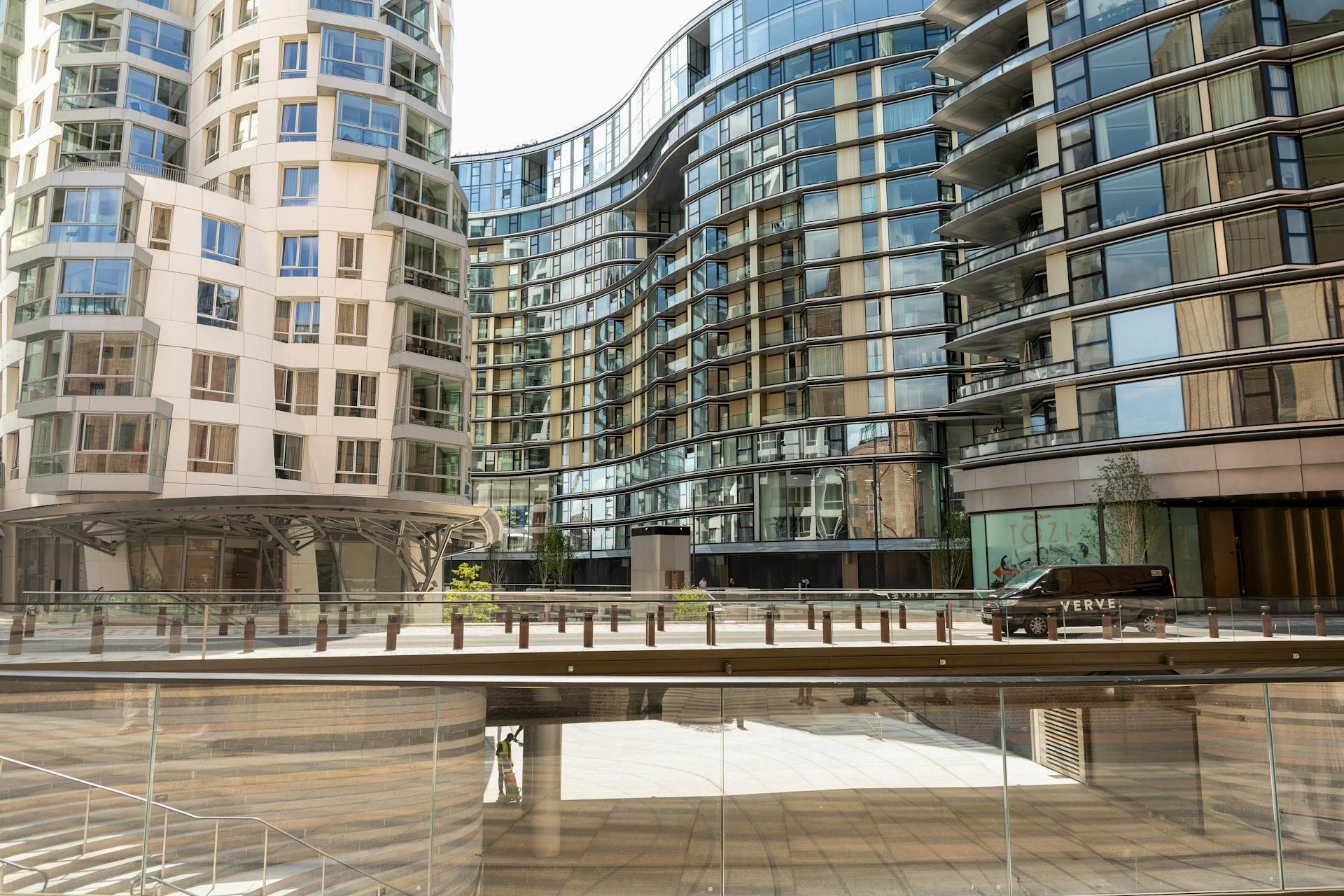 Residential flats, Vauxhall Bridge