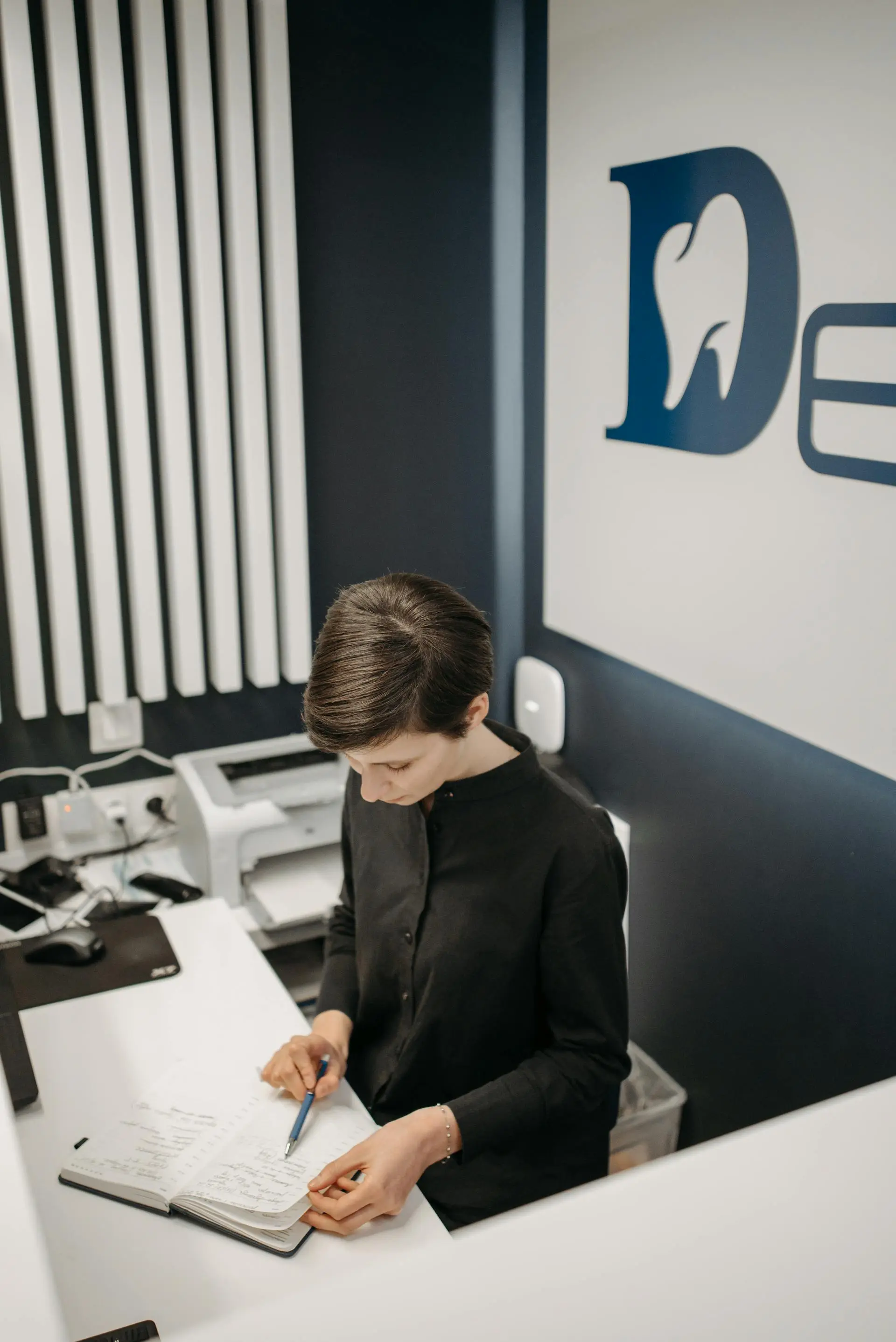Receptionist
